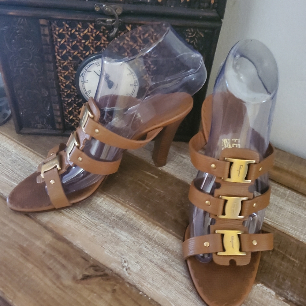 Salvatore Ferragamo Brown Leather Heeled Sandals Size 7B – Elegant Designer Heel